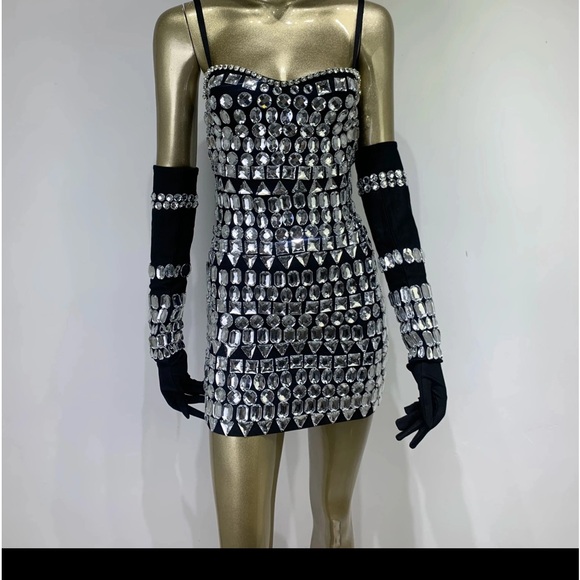 Dresses & Skirts - Party short dress